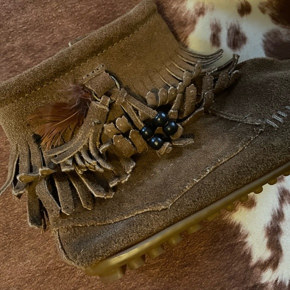 Minnetonka Moccasin Booties - Picture 4 of 7